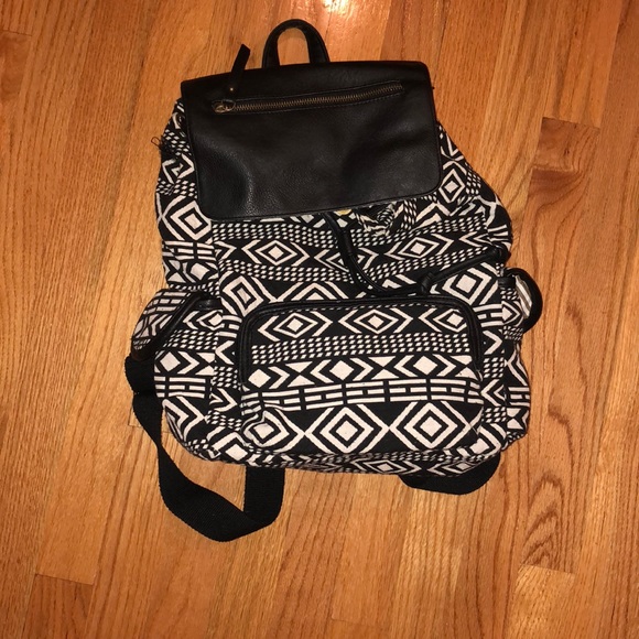 Steve Madden Handbags - Steve Madden bookbag